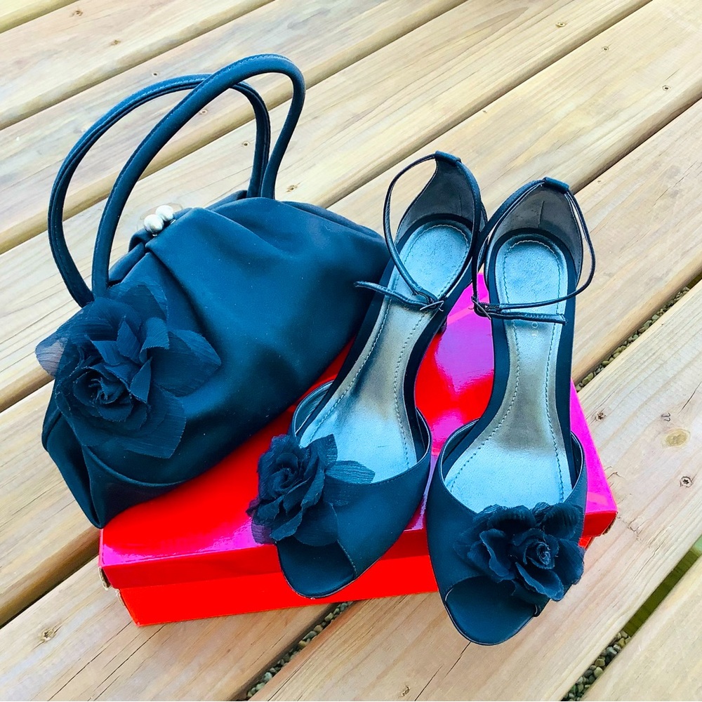 Super nice DRESSY sandals+purse set 🌹🌹